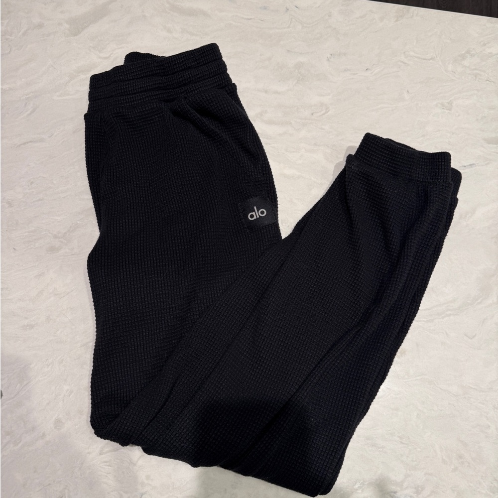 ALO Yoga Black Waffle Weekend Escape Jogger
